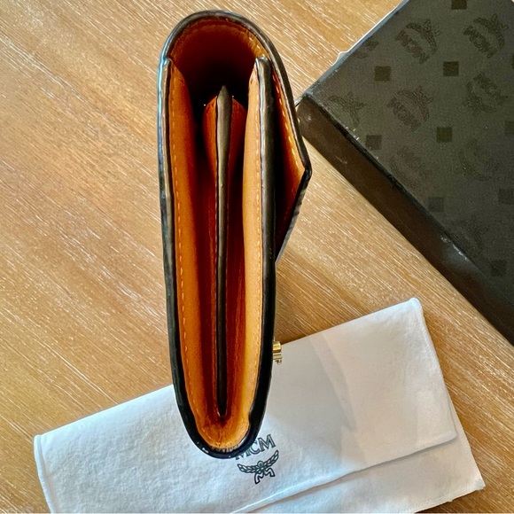 MCM | Tracy Wallet on Chain in Visetos - Picture 11 of 15